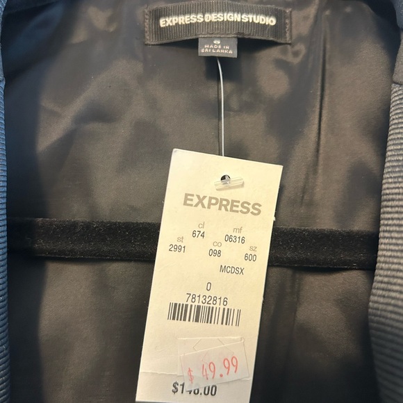 Express Black Women's Two-Button Notch-Lapel Blazer - Picture 3 of 8